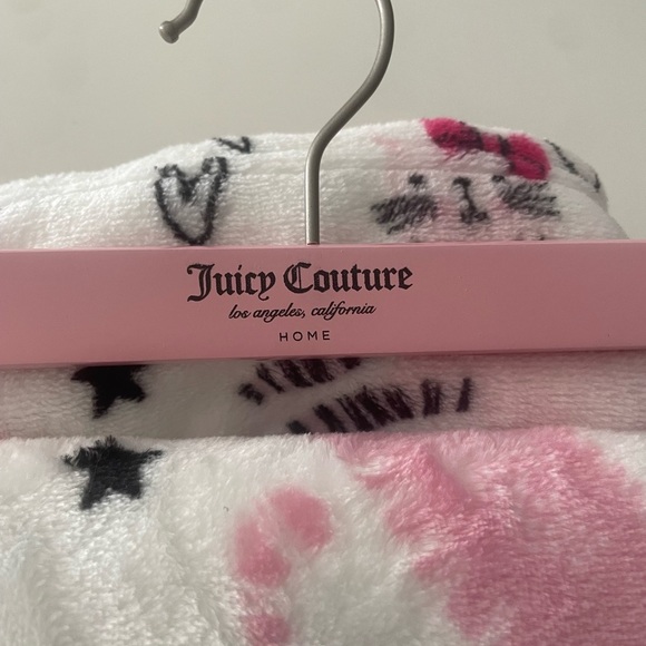Juicy Couture🐈⬛ plush throw blanket of princess cats 50in x60in - Picture 5 of 5
